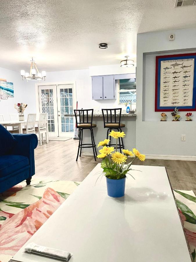 A Cozy Space Coast Retreat Тайтъсвил Екстериор снимка