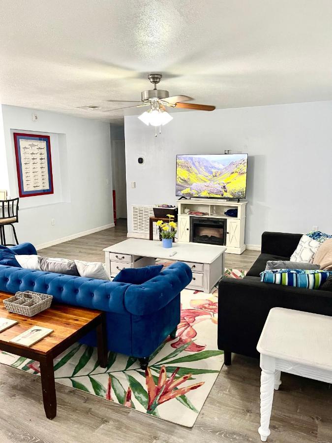 A Cozy Space Coast Retreat Тайтъсвил Екстериор снимка